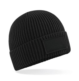 Gorro moderno con parche